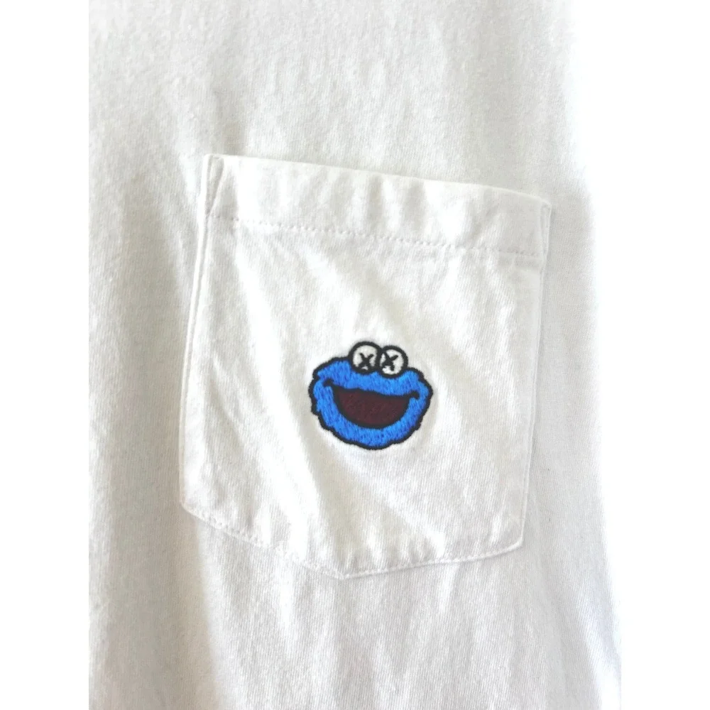 Streetwear Uniqlo X‎ KAWS Sesame Street Cookie Monster Pocket T-Shirt White SZ L